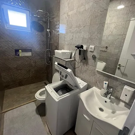 Angel's 1 * Τρέμπινιε